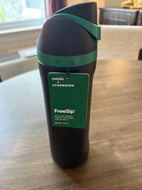 STARBUCKS + OWALA 24 ounce Water Bottle Viral